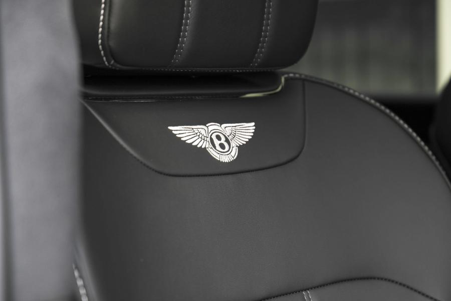 Детали интерьера Bentley Bentayga GTX 4x4 by ONYX Concept 2018 года  (фото 20 из 31)